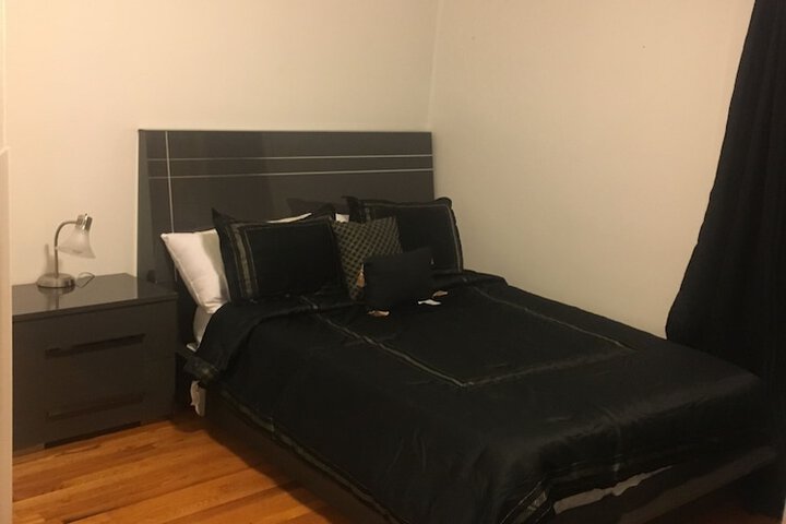 Room 10 of 33