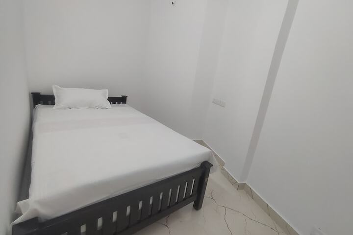 Room 17 of 33