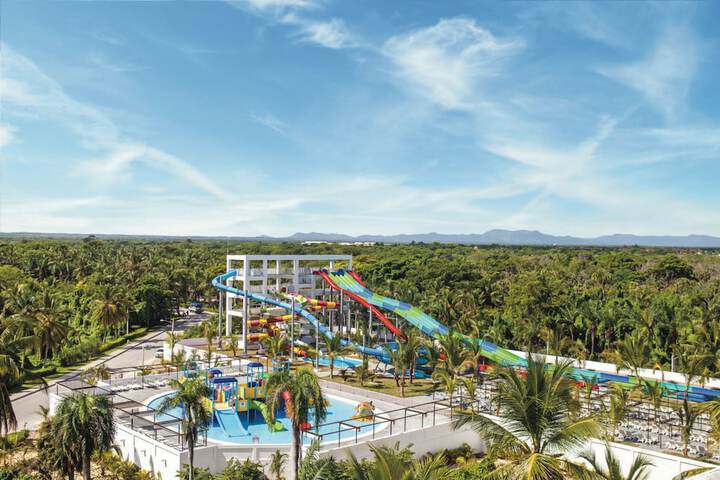 Pools & Facilities