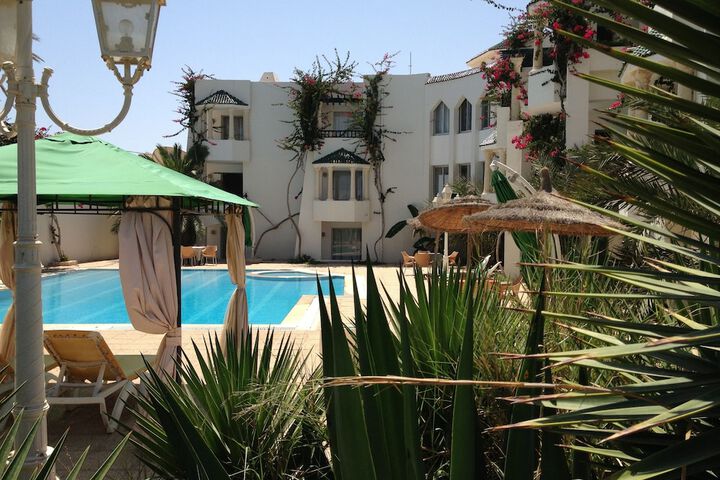 Hotel with Pool