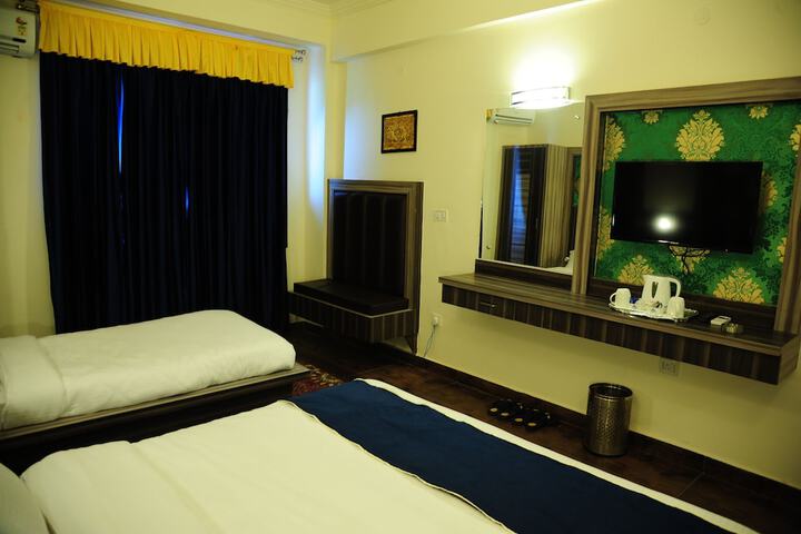 Room 19 of 76