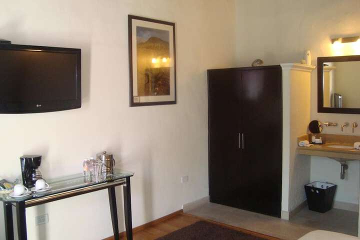 Room 6 of 34