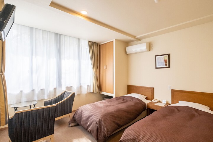 Room 6 of 46