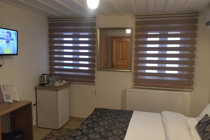 Room 32 of 62