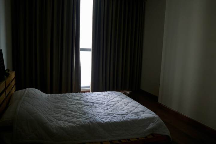 Room 4 of 33