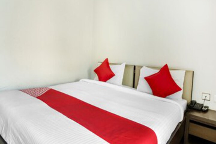 Room 15 of 28