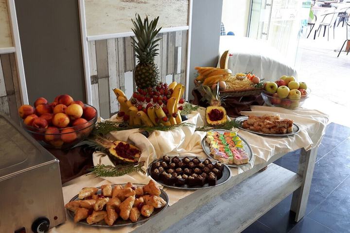 Breakfast/Coffee Service 76 of 134