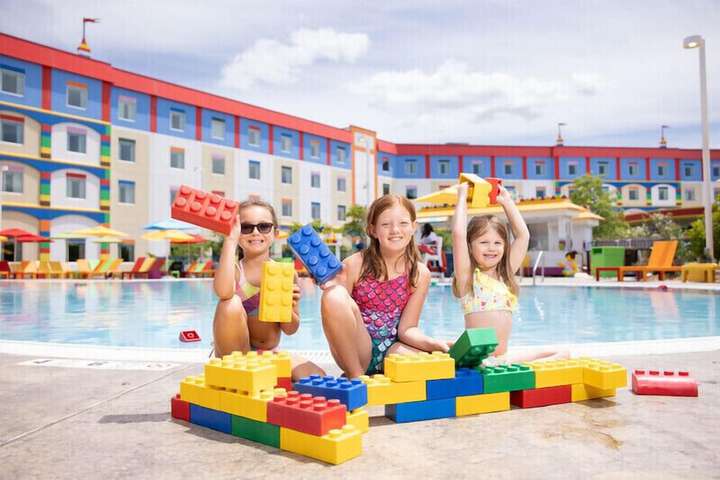 Hotel Pool
