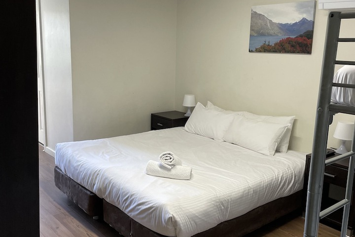 Room 10 of 110