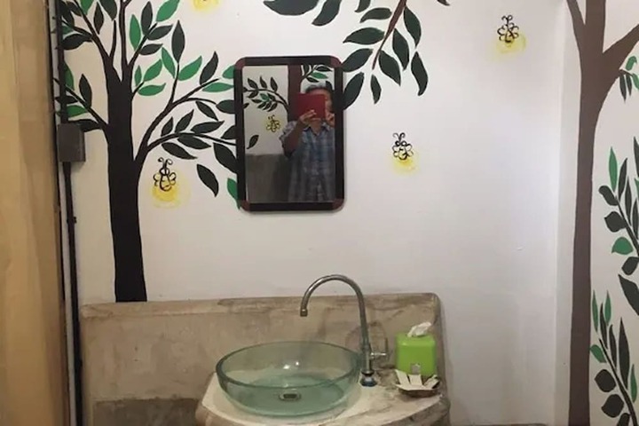 Room 57 of 100