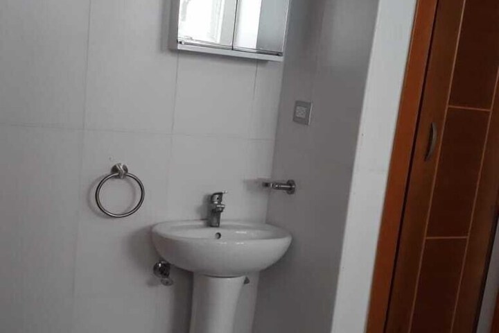 Room 11 of 36
