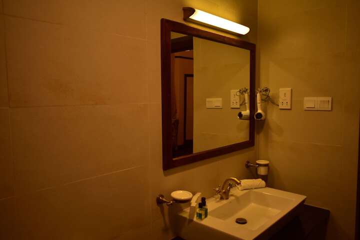 Room 28 of 41