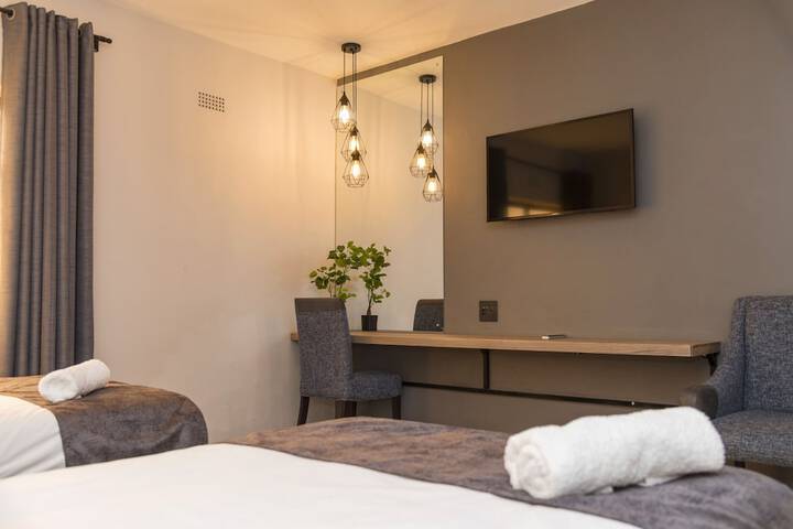 Room 9 of 26