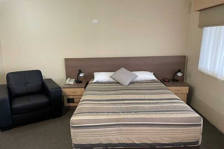 Room 3 of 18