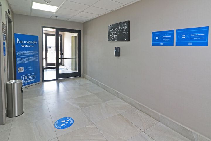Ballroom/Hall 36 of 41