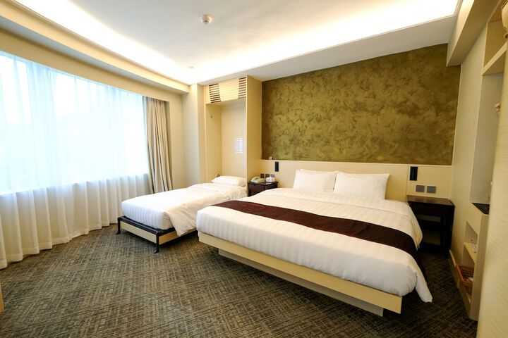 Room 28 of 67