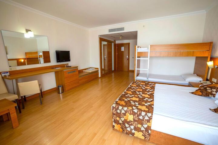 Room 30 of 172