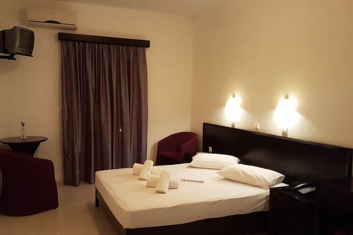 Room 4 of 22