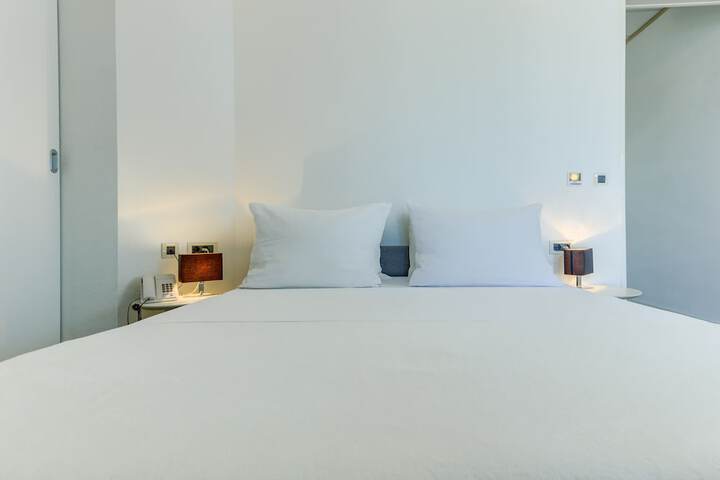 Room 25 of 49