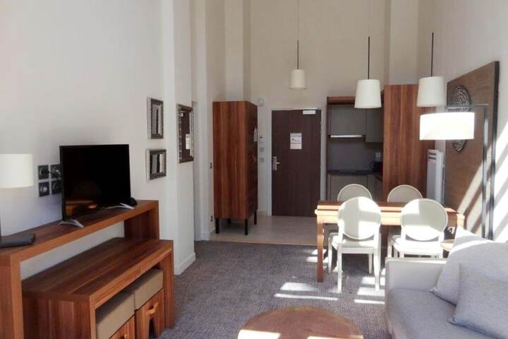 Room 10 of 31