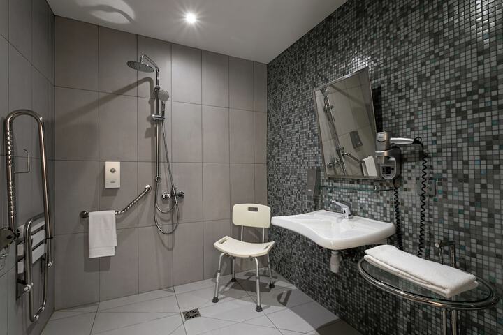 Room 121 of 209
