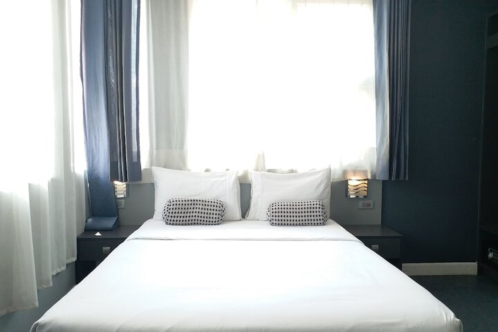 Room 33 of 91