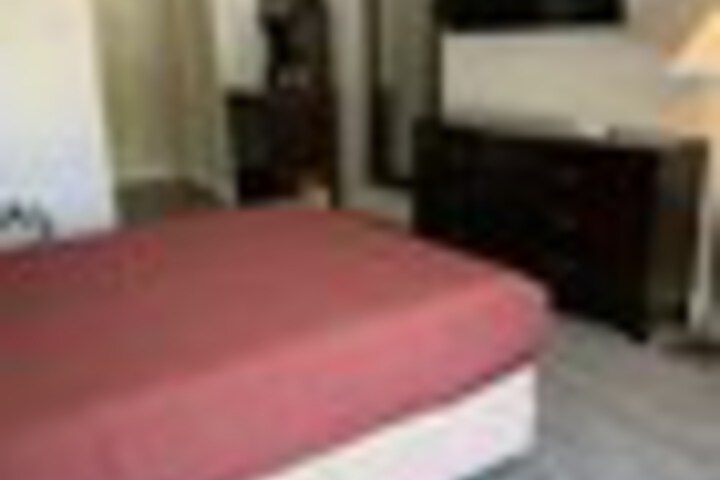 Room 35 of 297