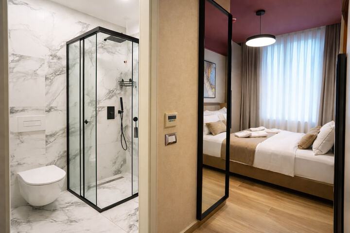 Room 9 of 21