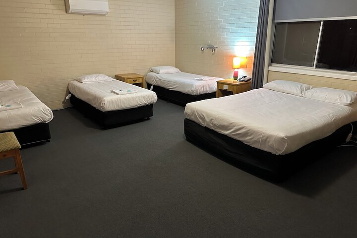 Room 5 of 27