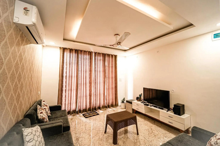 Room 3 of 12