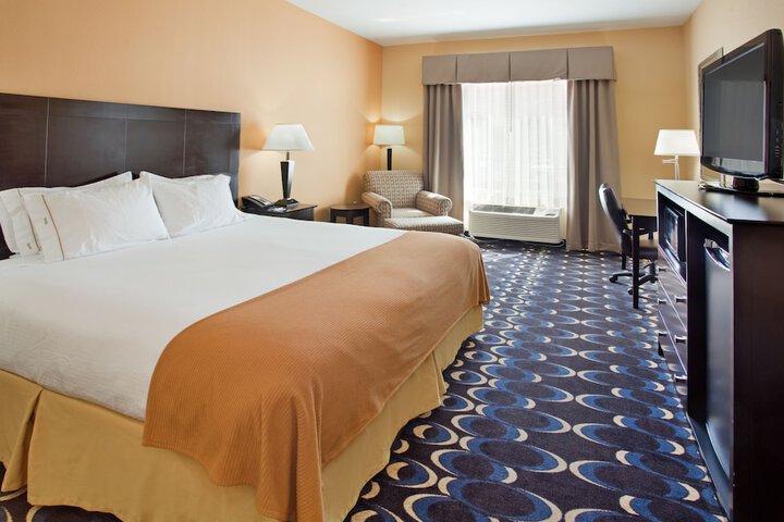 Room 3 of 43