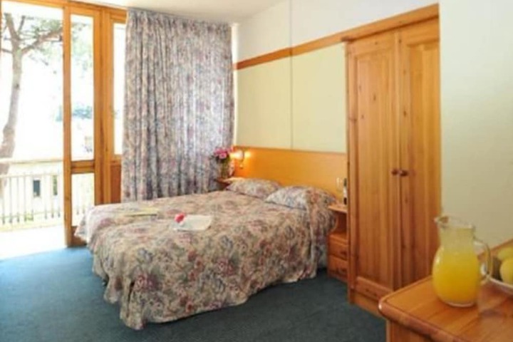 Room 3 of 35
