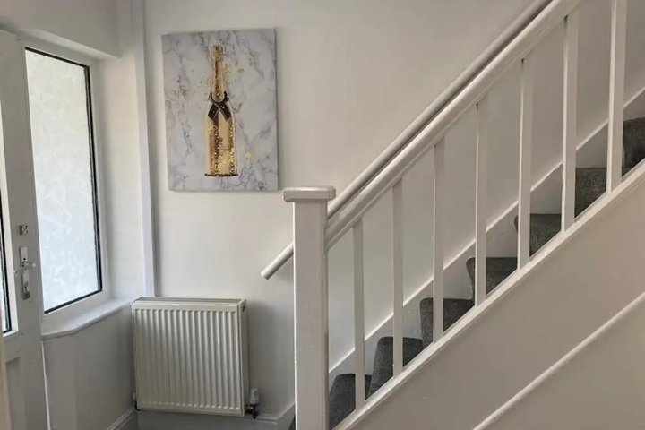 Room 10 of 19