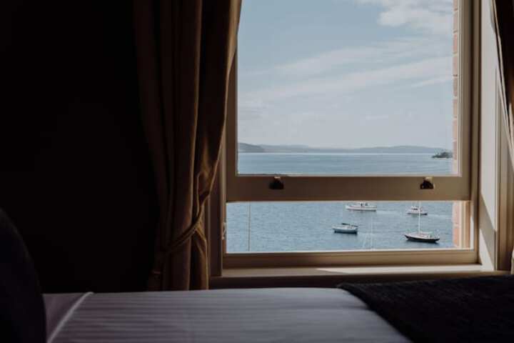Room 27 of 74