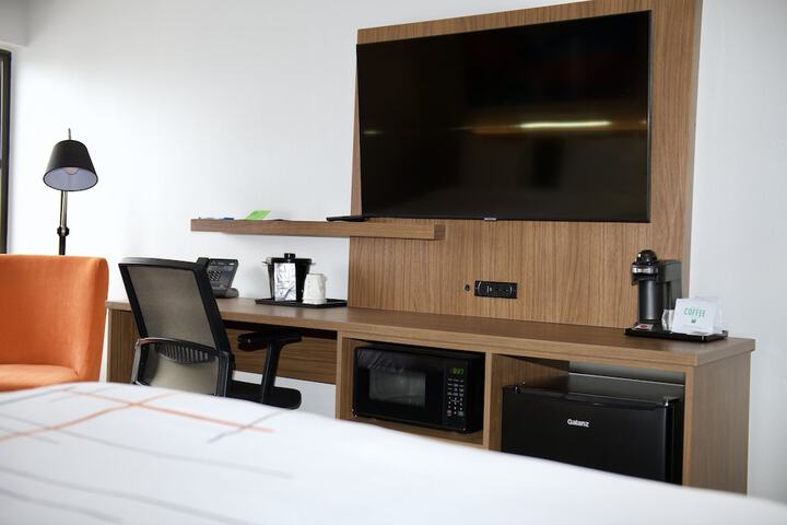 Room 7 of 42