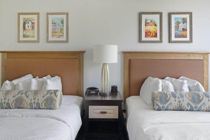 Double Deluxe King Bed (2 of 6)