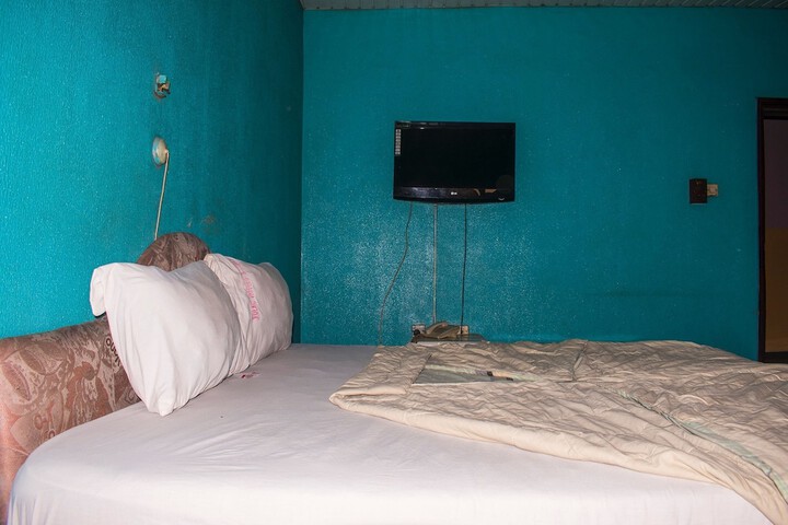 Room 28 of 53