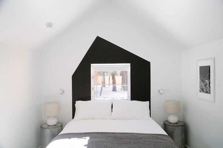 Room 14 of 128