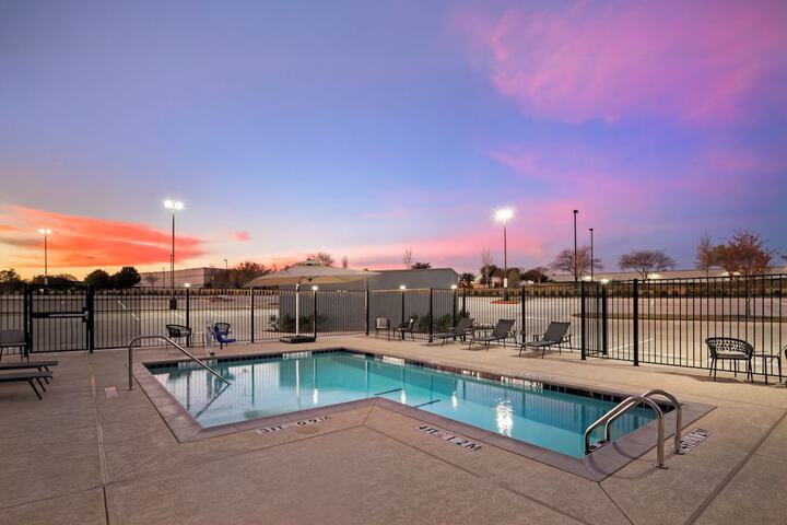 Photo of Cambria Hotel Northlake Conference Center - Roanoke Pool