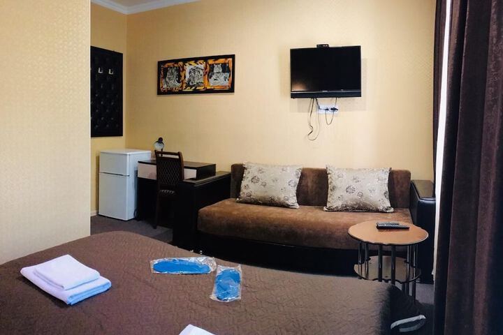 Room 8 of 35