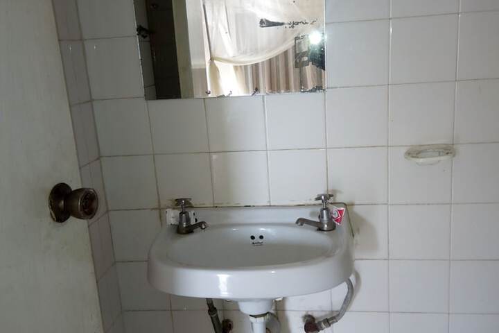 Room 15 of 21