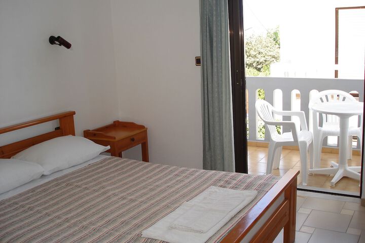 Room 2 of 28