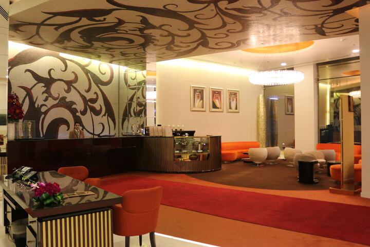 Entrance & Lobby