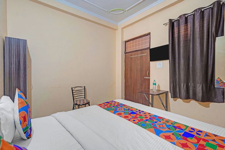 Room 11 of 26