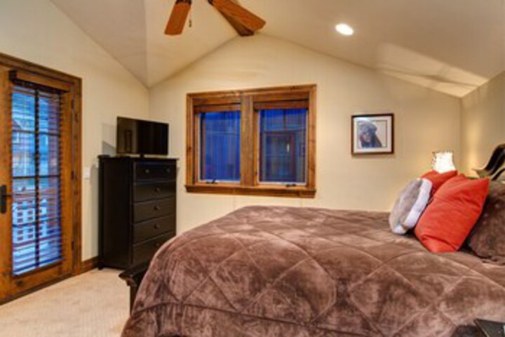 Room 27 of 30