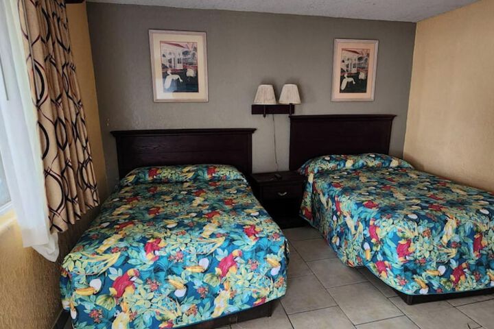 2 Double Beds (1 of 6)