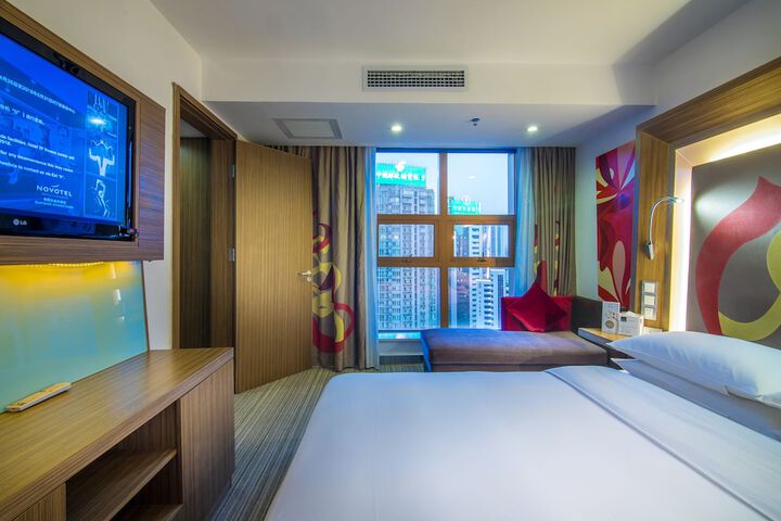 Room 13 of 178