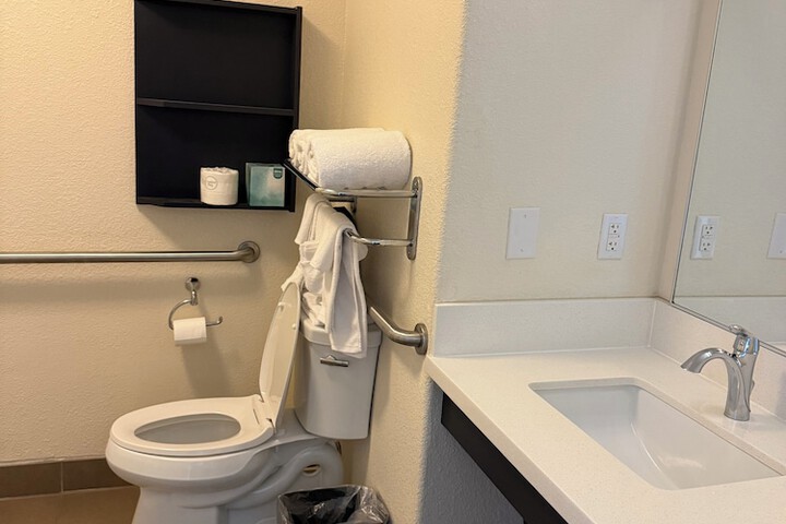 Room 10 of 22