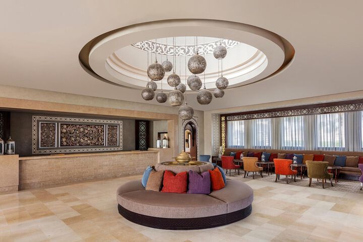 Entrance & Lobby