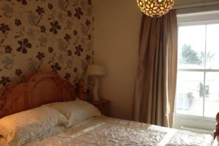 Room 3 of 16